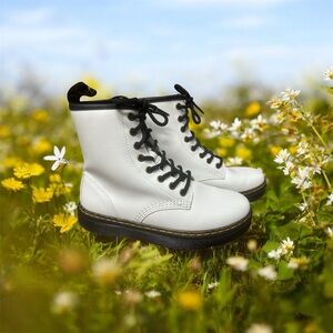 Dr. Martens 1460 white smooth leather 8 eye lace up